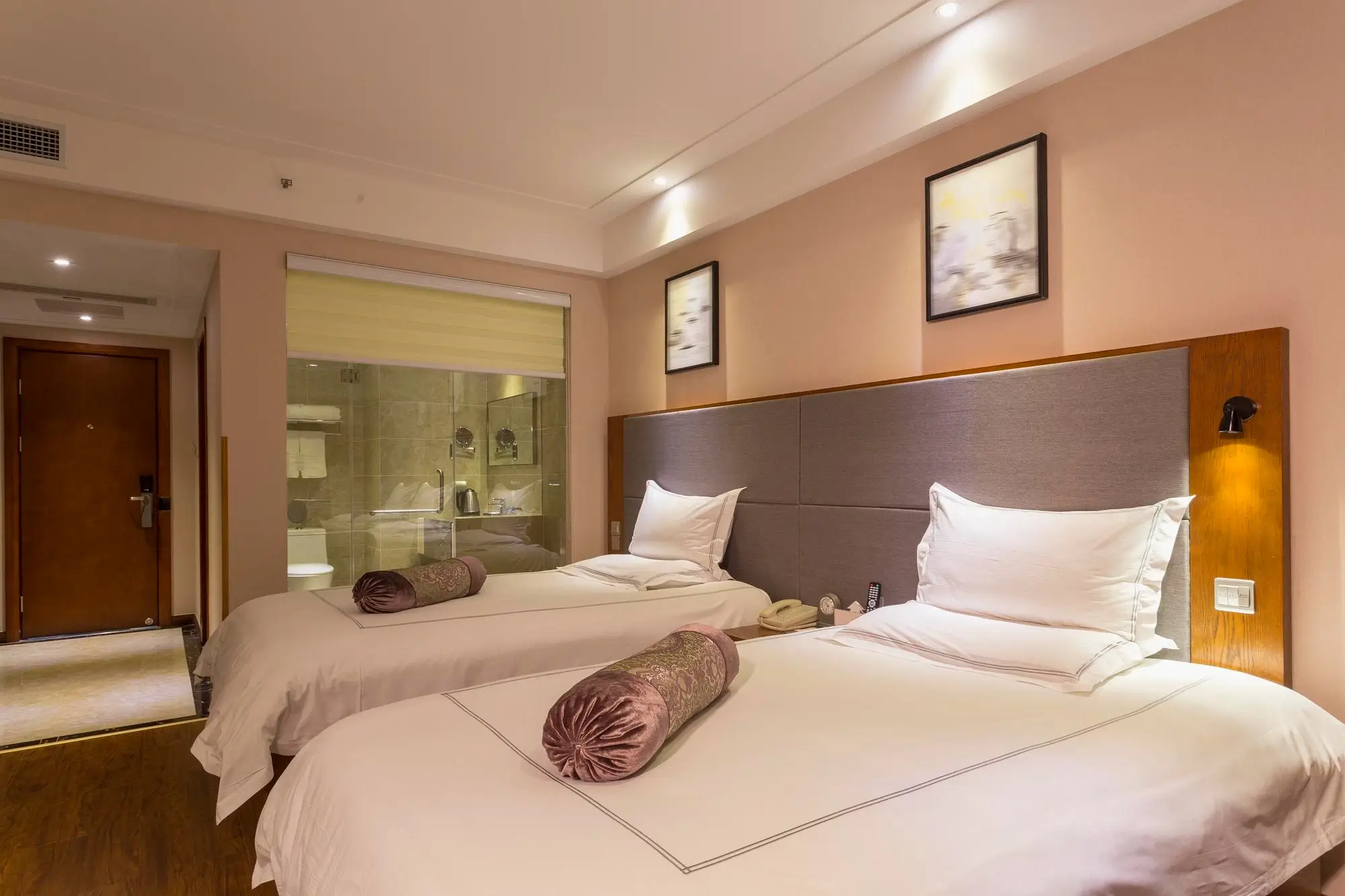 Luxury King and Queen Size Beds