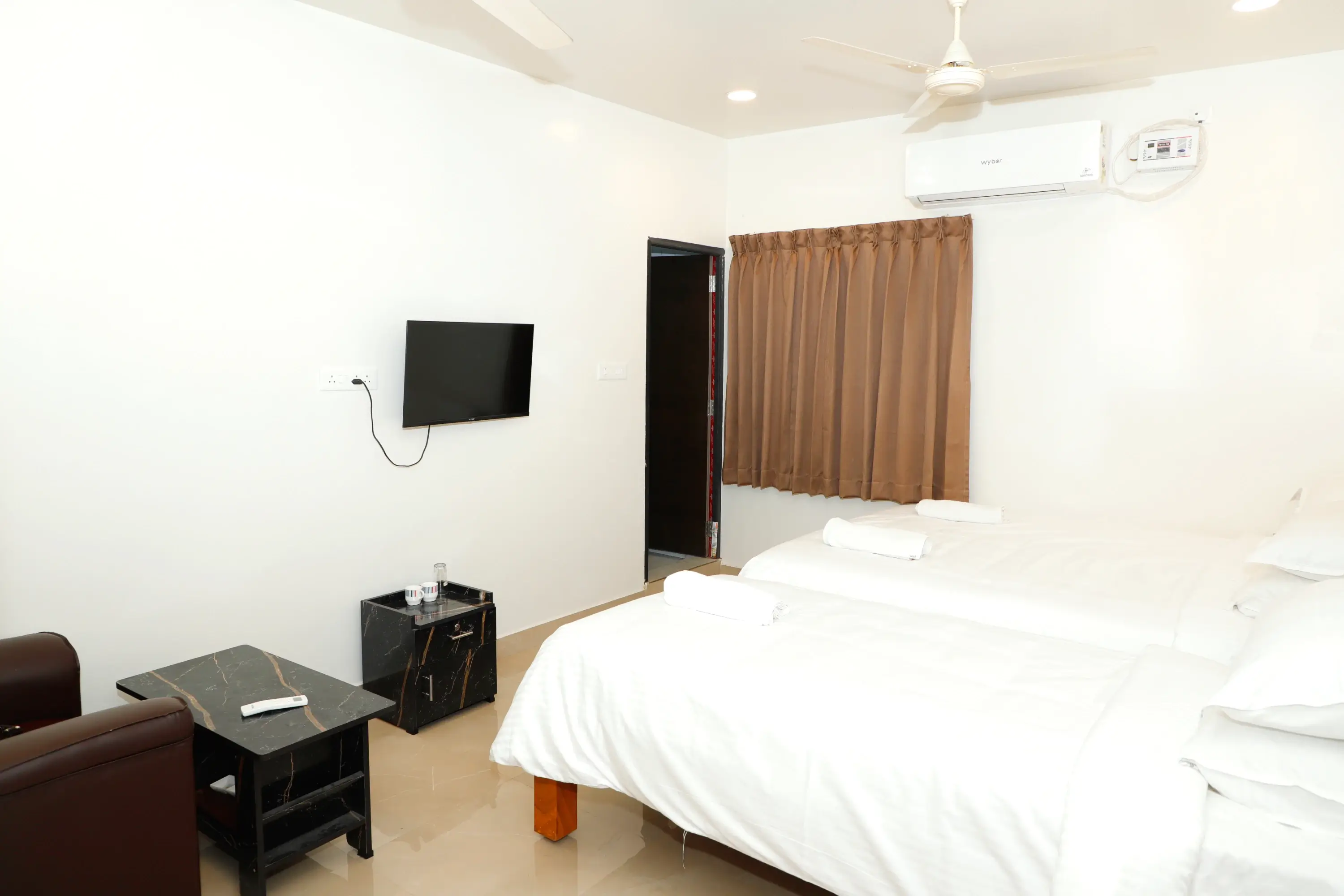 Deluxe Rooms Tiruvannamalai